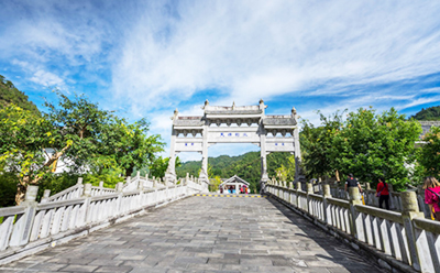 “五一”假期，测温门助力各大景区疫情防控